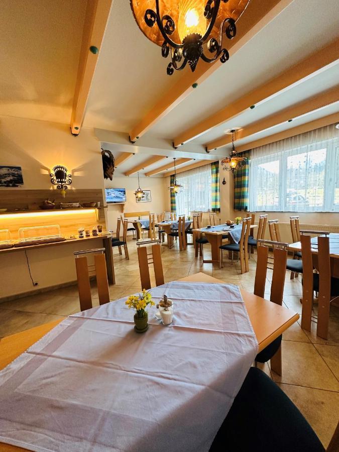 Pension Monika - Kaprun Bagian luar foto