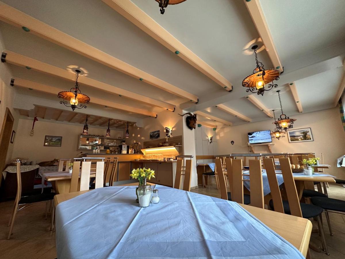 Pension Monika - Kaprun Bagian luar foto