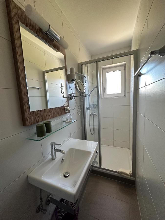 Pension Monika - Kaprun Bagian luar foto