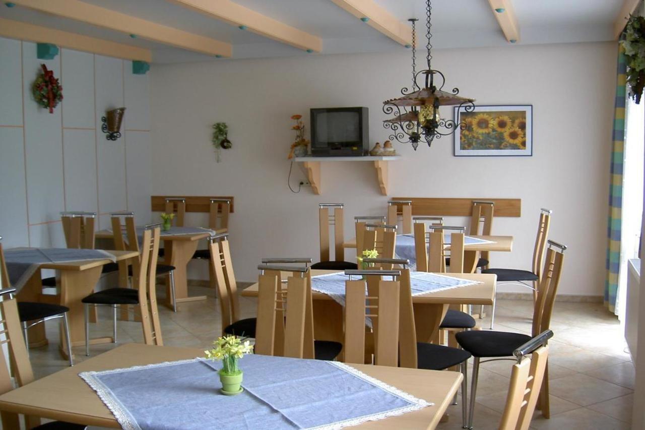 Pension Monika - Kaprun Bagian luar foto