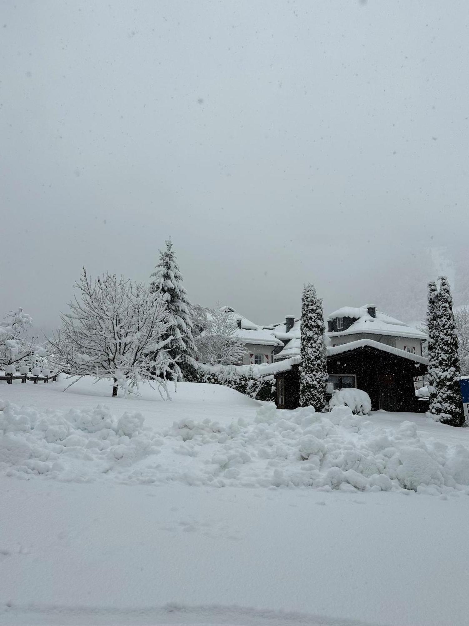 Pension Monika - Kaprun Bagian luar foto