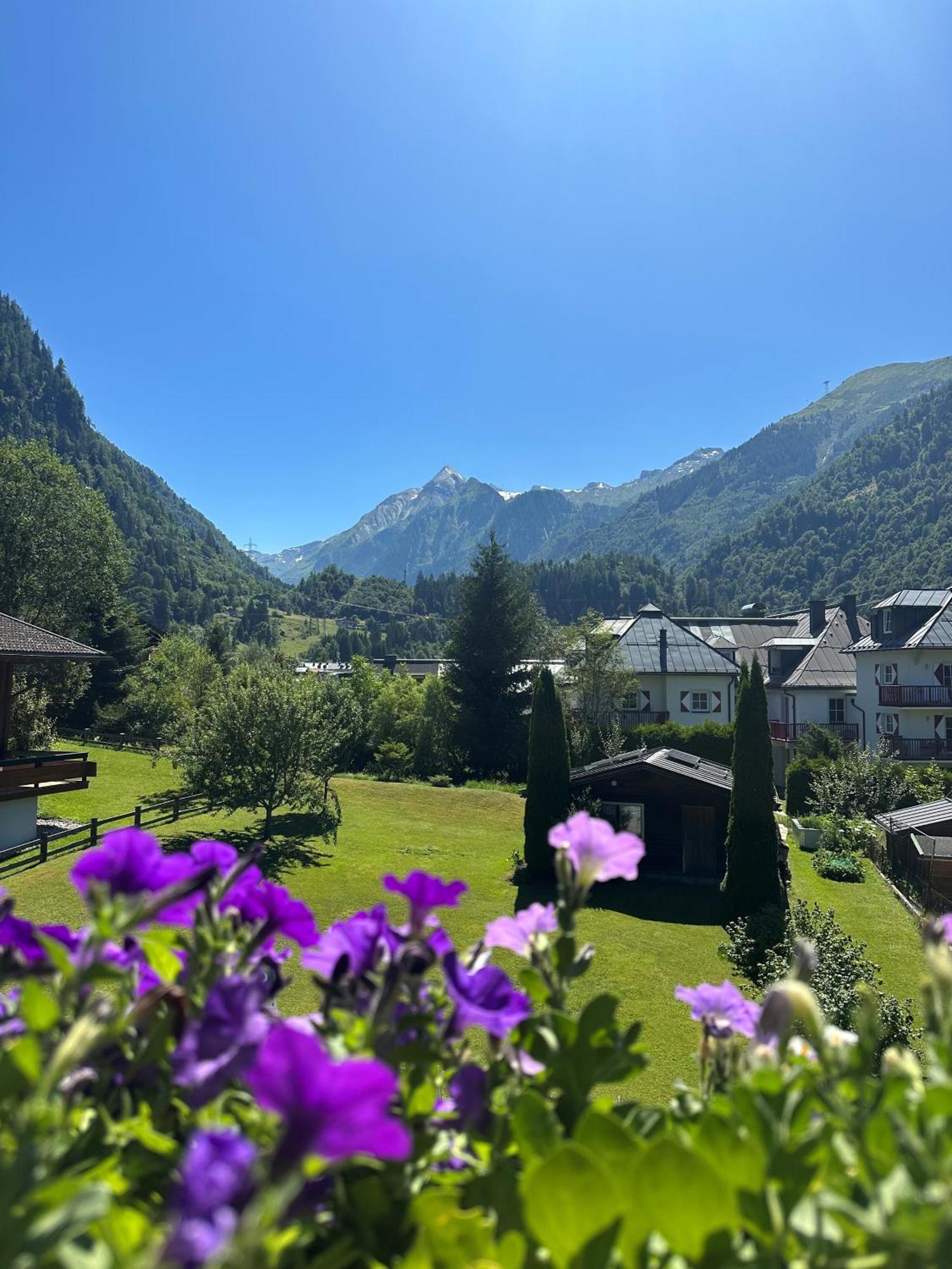 Pension Monika - Kaprun Bagian luar foto