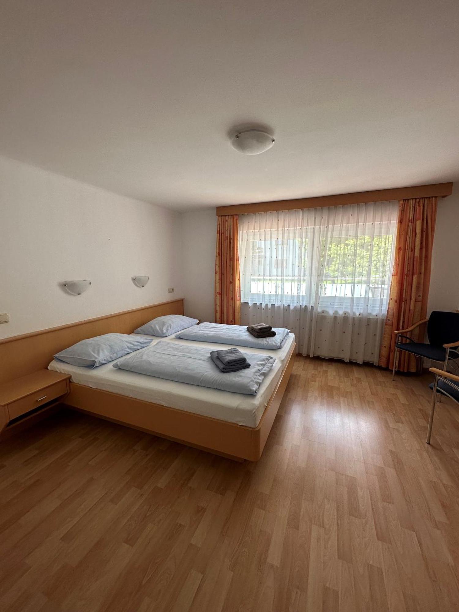 Pension Monika - Kaprun Bagian luar foto